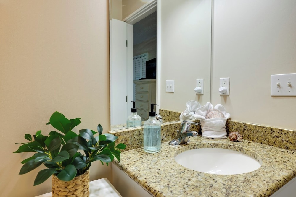 Hilton Head Retreat Gated Villa, Pets OK