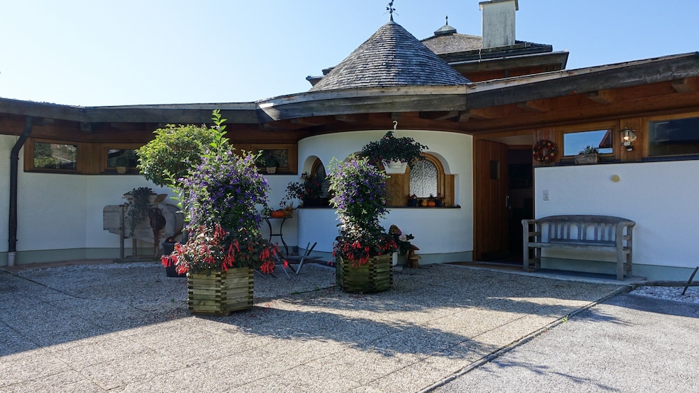Chalet Leutasch With Ski Trail & Mountain Views