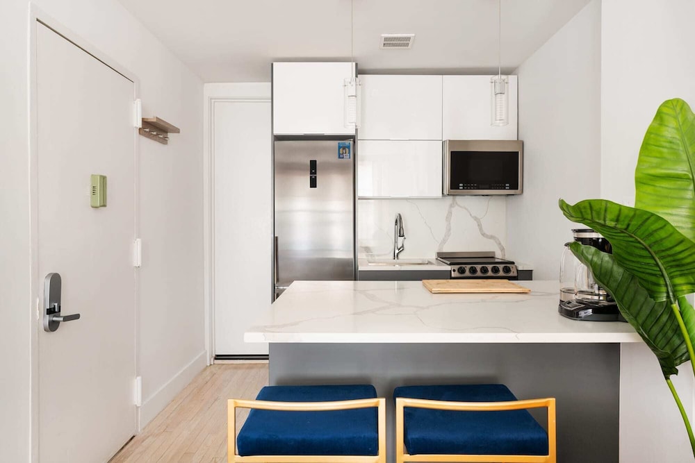 1597 New York Apt