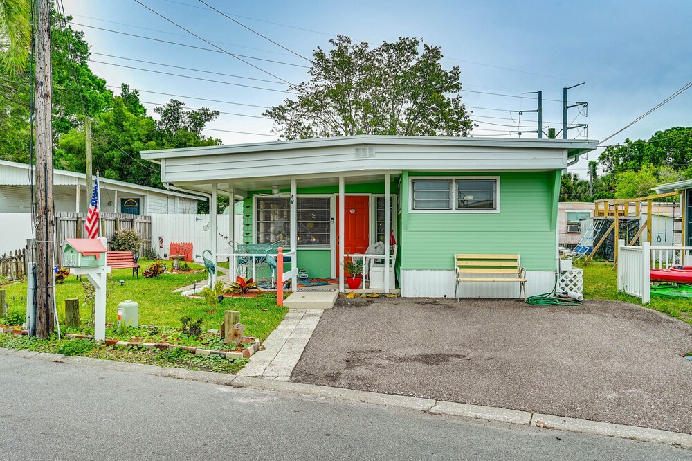 Eclectic Tarpon Springs Home: Bayou Across Street!