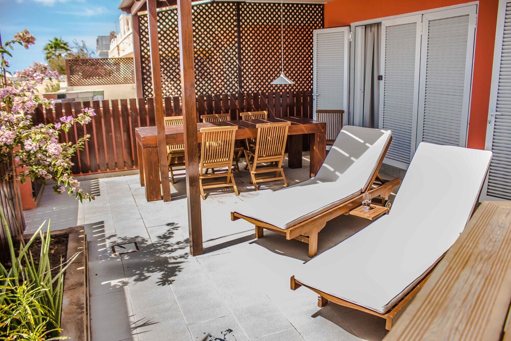 Antonio Sousa Beach 3 Bedroom Apartment