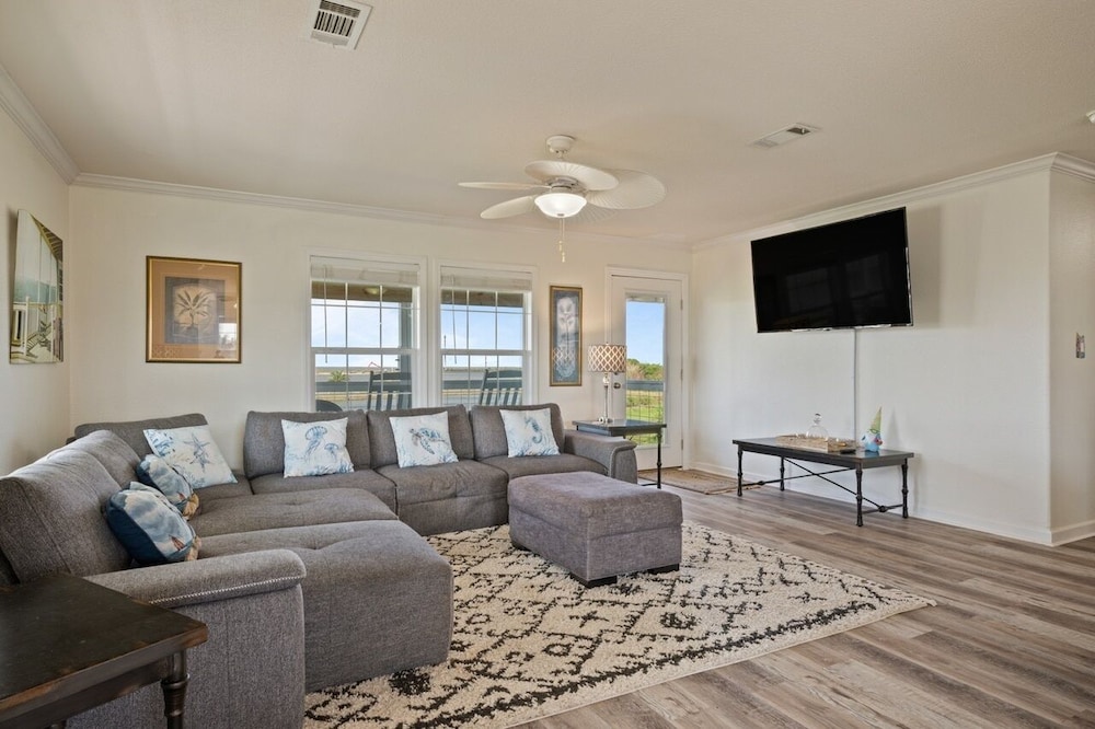 Blue Lagoon 3 Bedroom Home