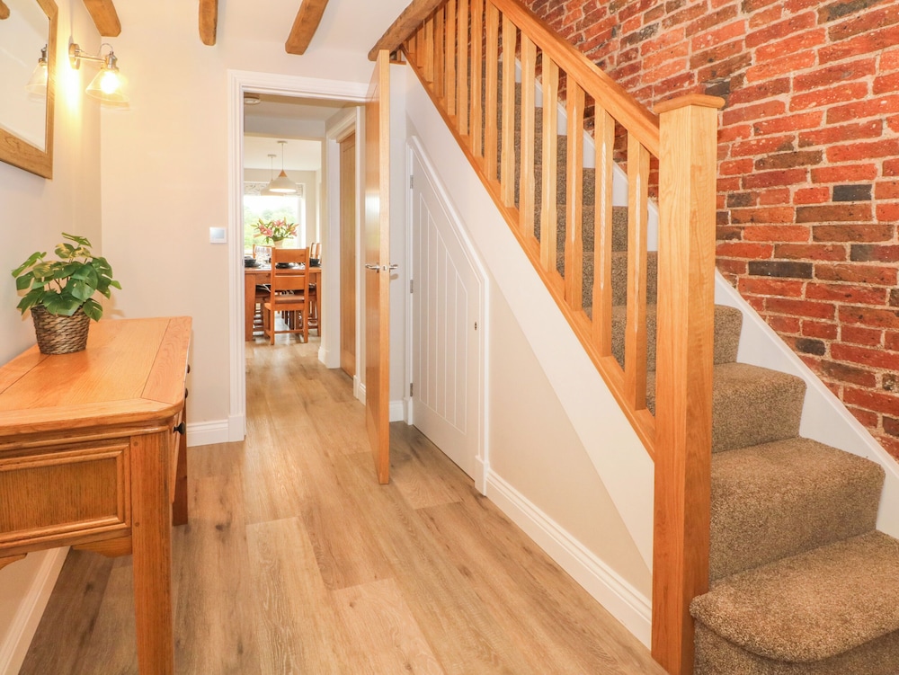 Small Lane Cottage