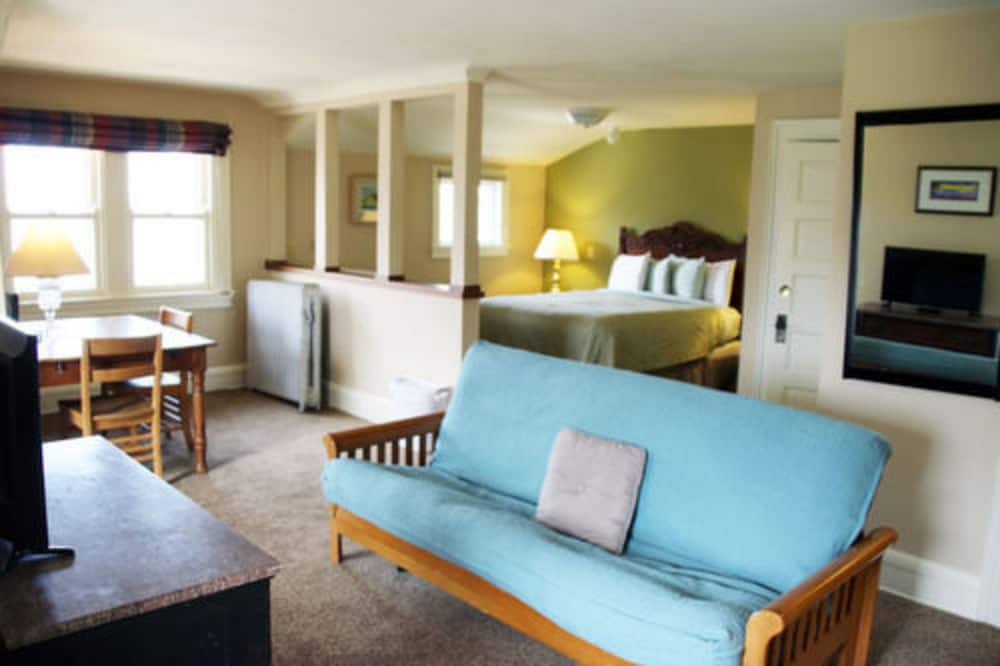 Mendota Lake House Inn