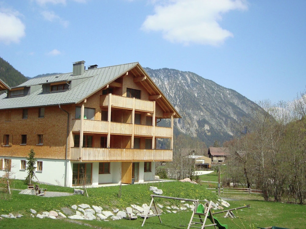 Vibrant Apartment near Ski Slopes in Brand
