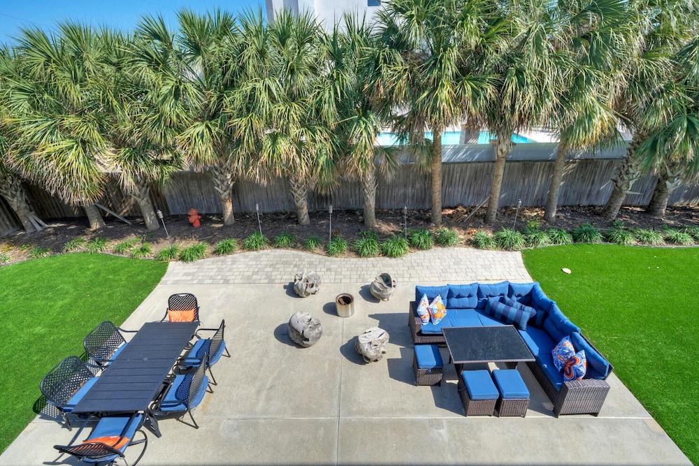 16 Palms by Avantstay Luxury Getaway, Backyard Oasis Pool & Playscape Access view 3