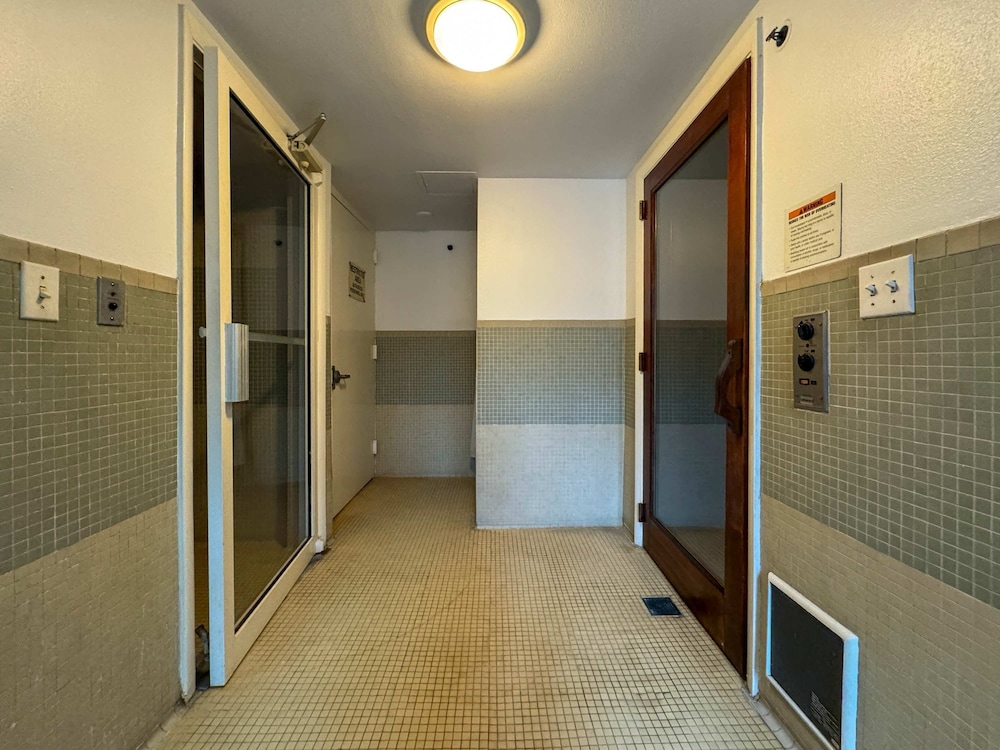 Stylish City Loft Downtown Steps to Bayfront Park