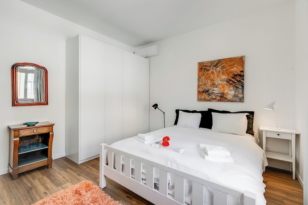 Elegant Apartment
