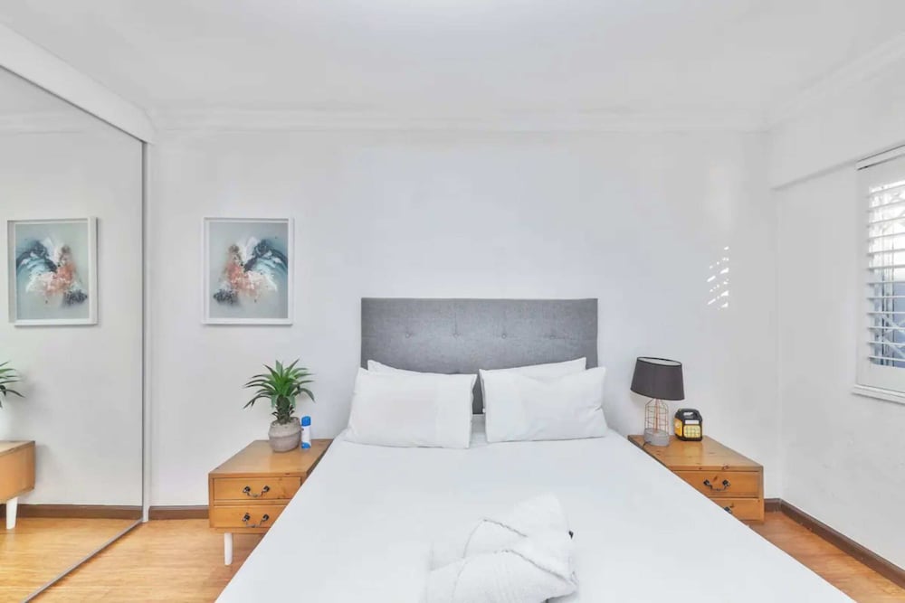 Spacious 1 BD Apartment in Claremont view 4
