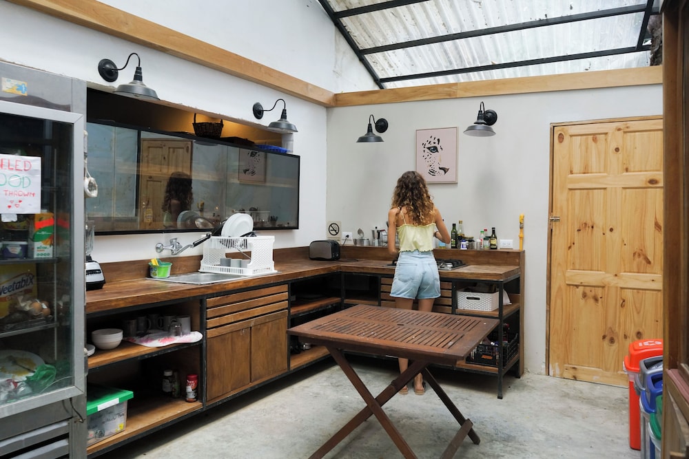 Believe Surf & Yoga Lodge Santa Teresa - Hostel view 2