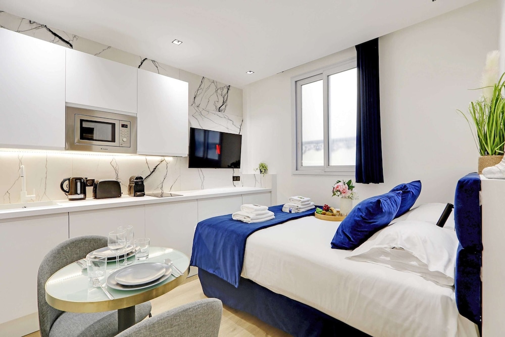 Modern Studio With AC in the Heart of Paris