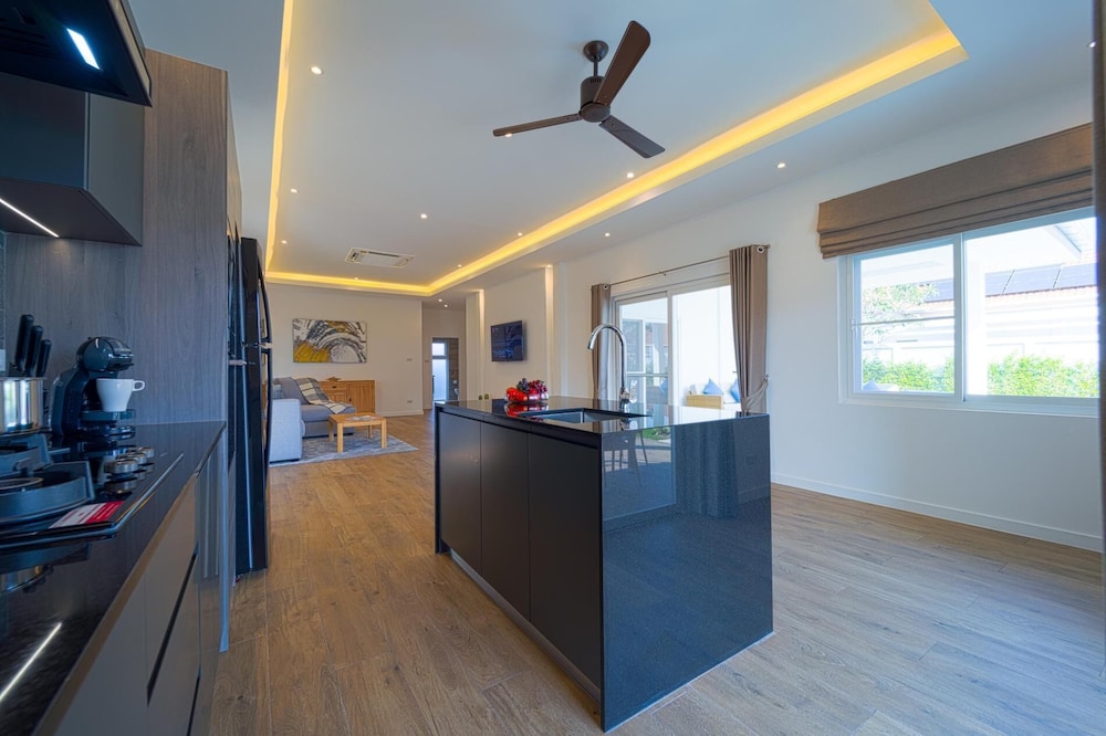 Brand-New Modern 3-Bedroom Villa MB20