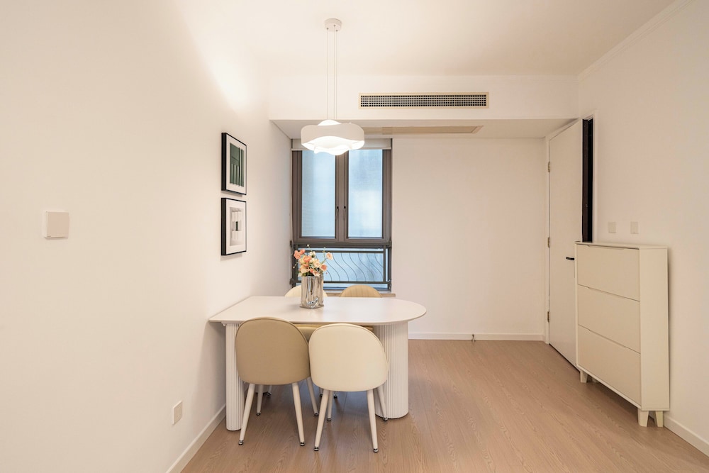Tyms  1BR APT Hongqiao Yucui Garden