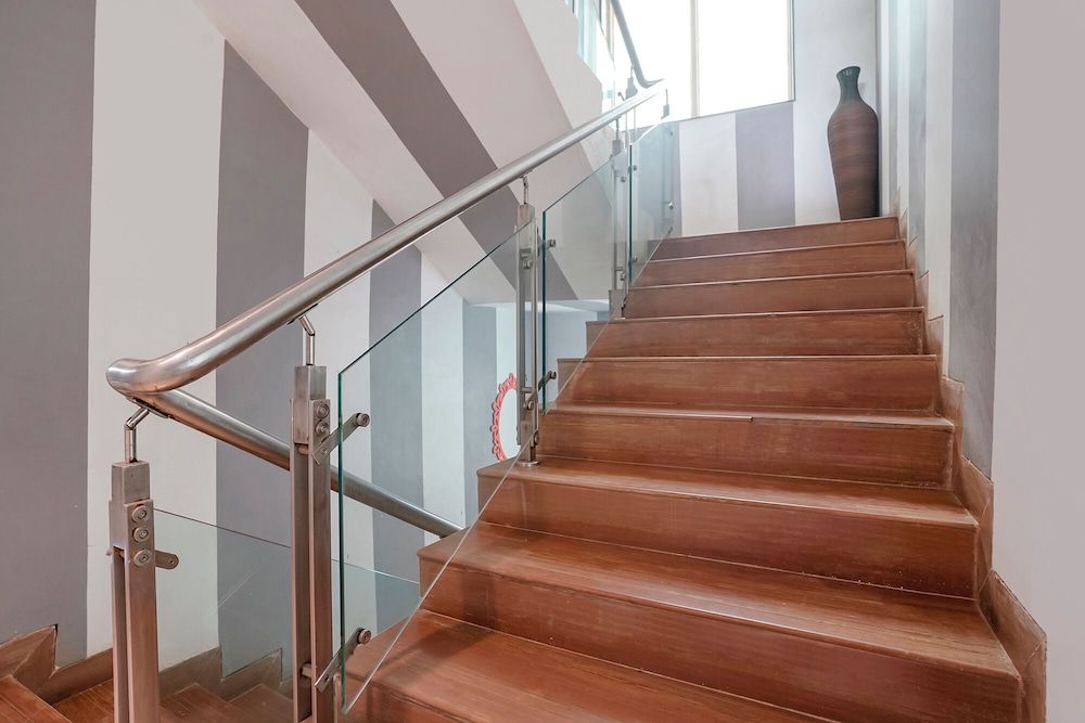 Fabhotel Mazzo Residency