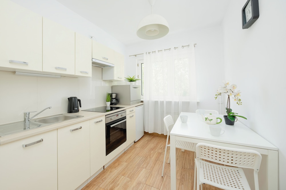 Apartment Business Center by Renters view 4