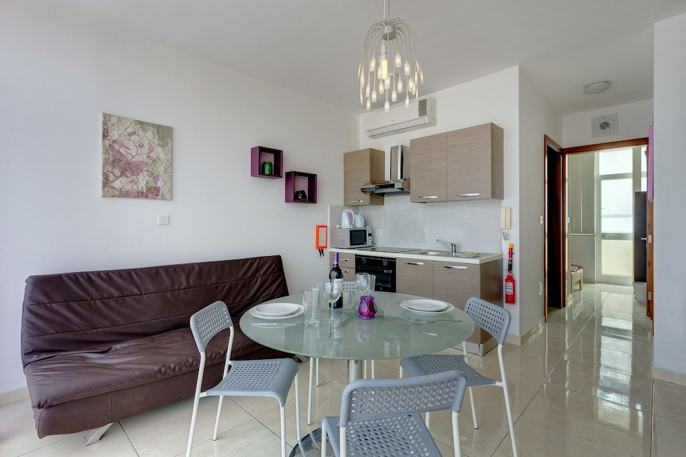 Modern Penthouse in the Heart of Saint Julian's photo 5