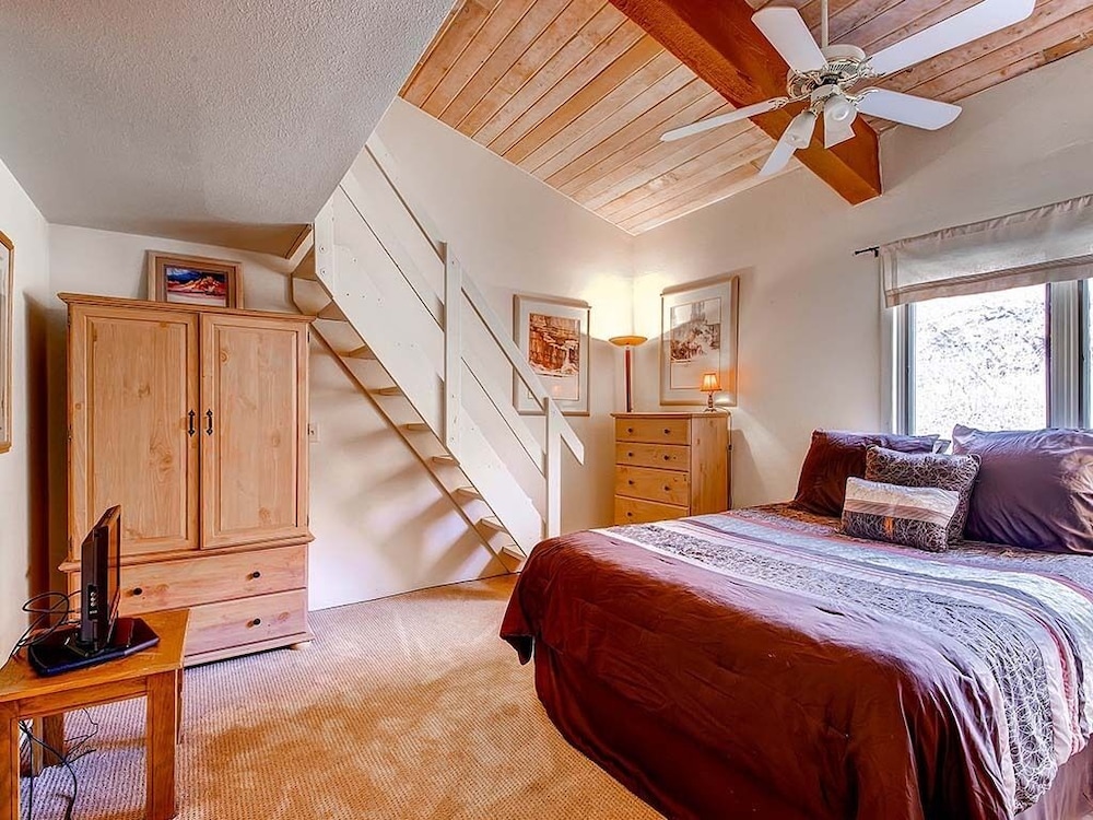 Woodbridge Condos by Snowmass Vacations view 3