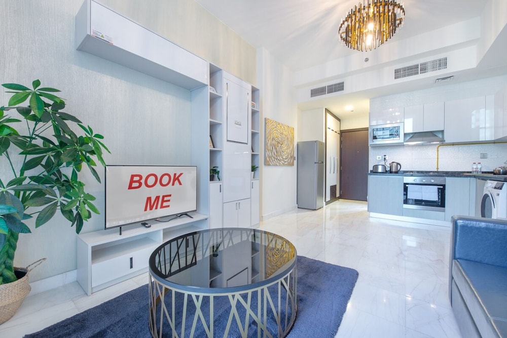 Awesome Studio Apartment With Burj Khalifa View at Business Bay