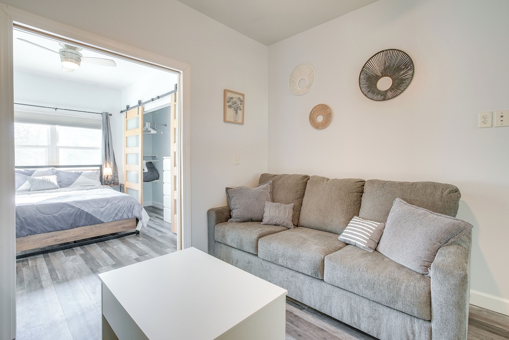 4 Mi to Lake Logan: Hocking Hills Apartment