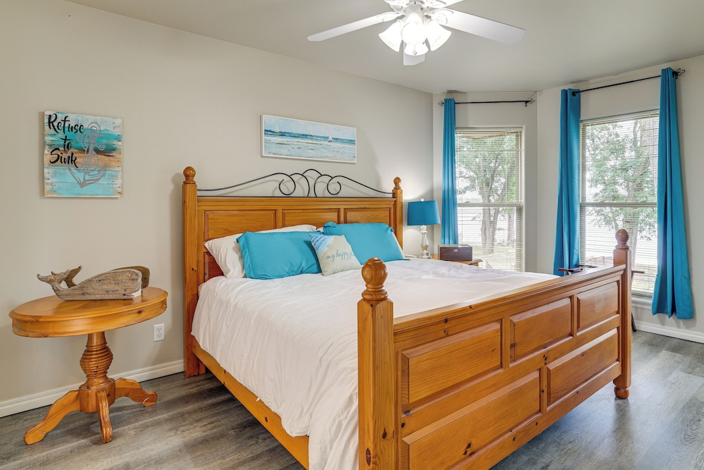 Bring Your Boat! Lakefront Home w/ Dock in Grove