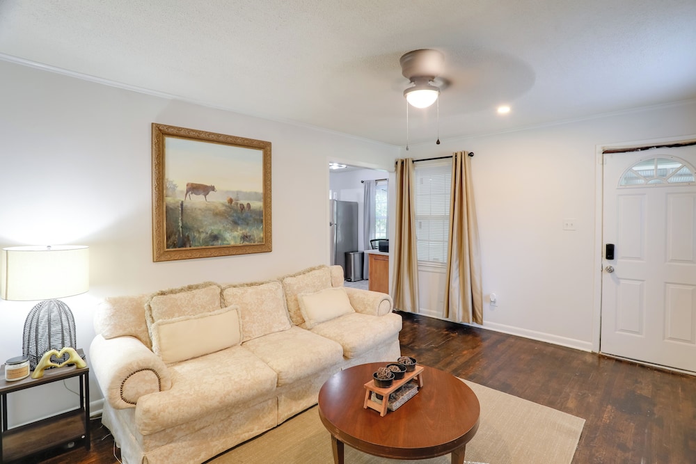 Updated North Greenwood Cottage < 1 Mi to Dtwn!