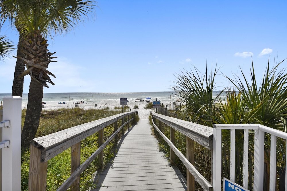 Gulf Highlands by Book That Condo