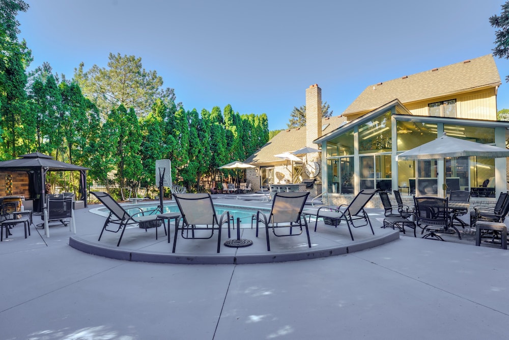 Indoor & Outdoor Entertainment! Luxe Michigan Home
