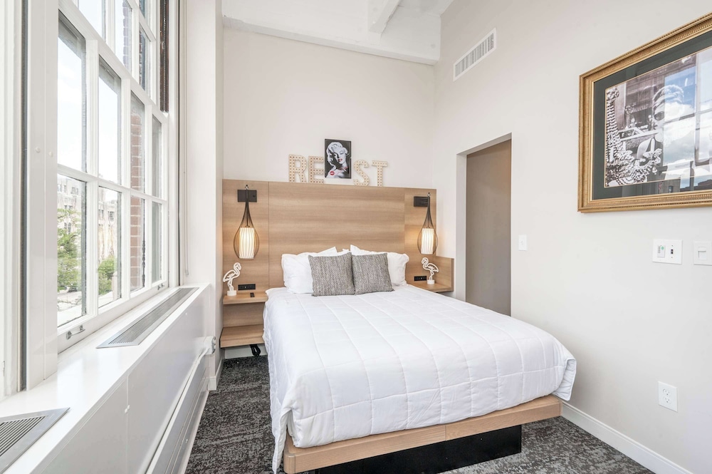 The 333 Suites 302 Stay for 4
