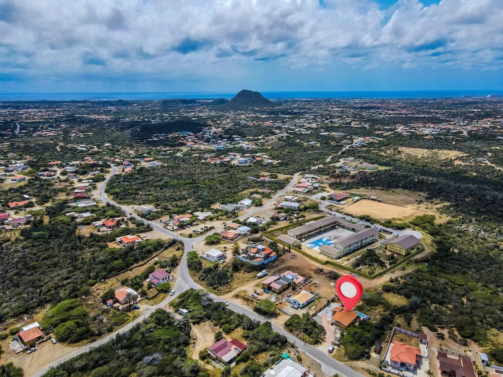 3BR Filled by Nature w Private Pool Ocean View
