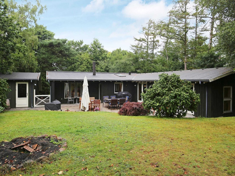6 Person Holiday Home in Gilleleje