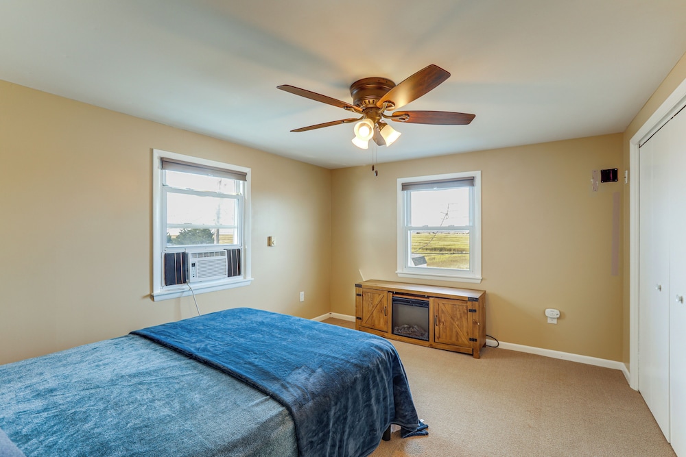 Walk to Public Beach: Bayfront Jersey Home w/ View