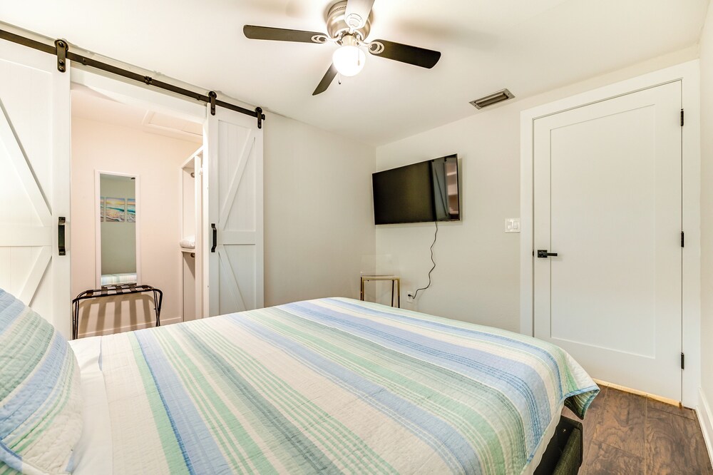 Holiday Oasis w/ Heated Pool: Near Gulf Beaches!