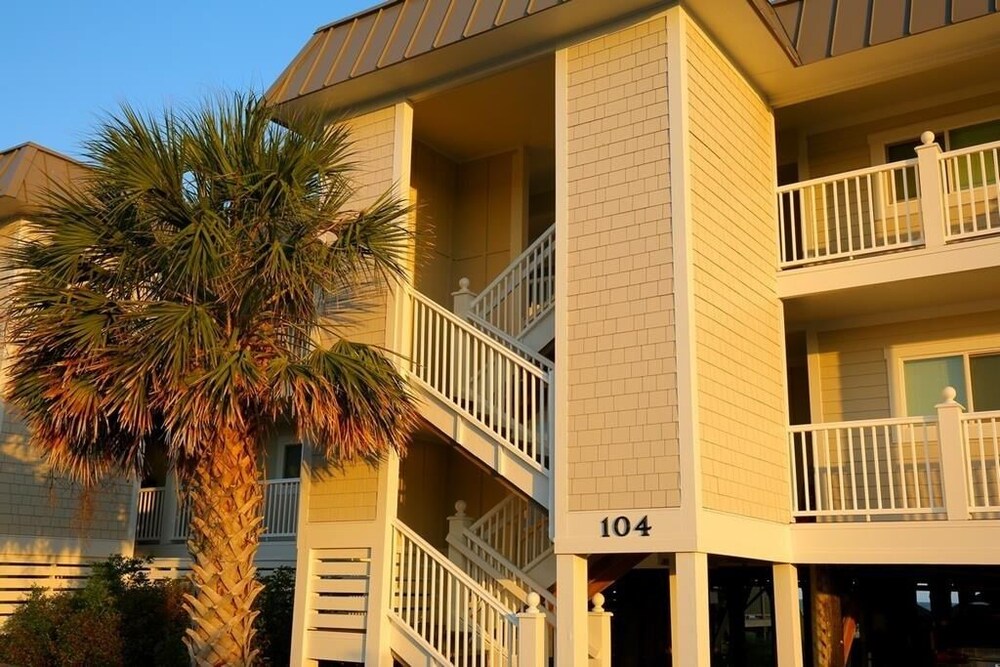 Next 2 Paradise-203 2 Bedroom Condo by RedAwning - Property Image 5