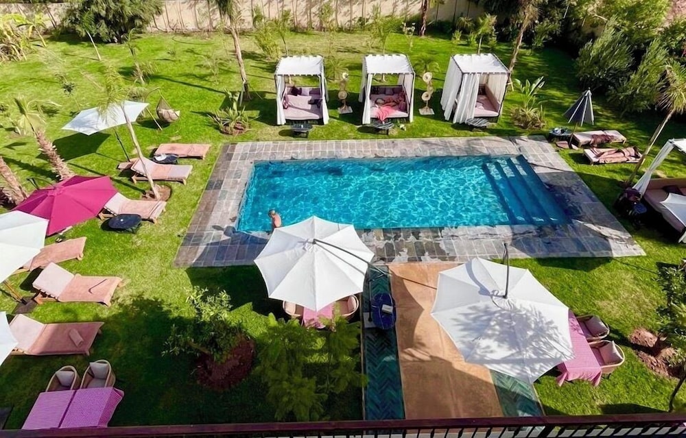 VILLA HASARD