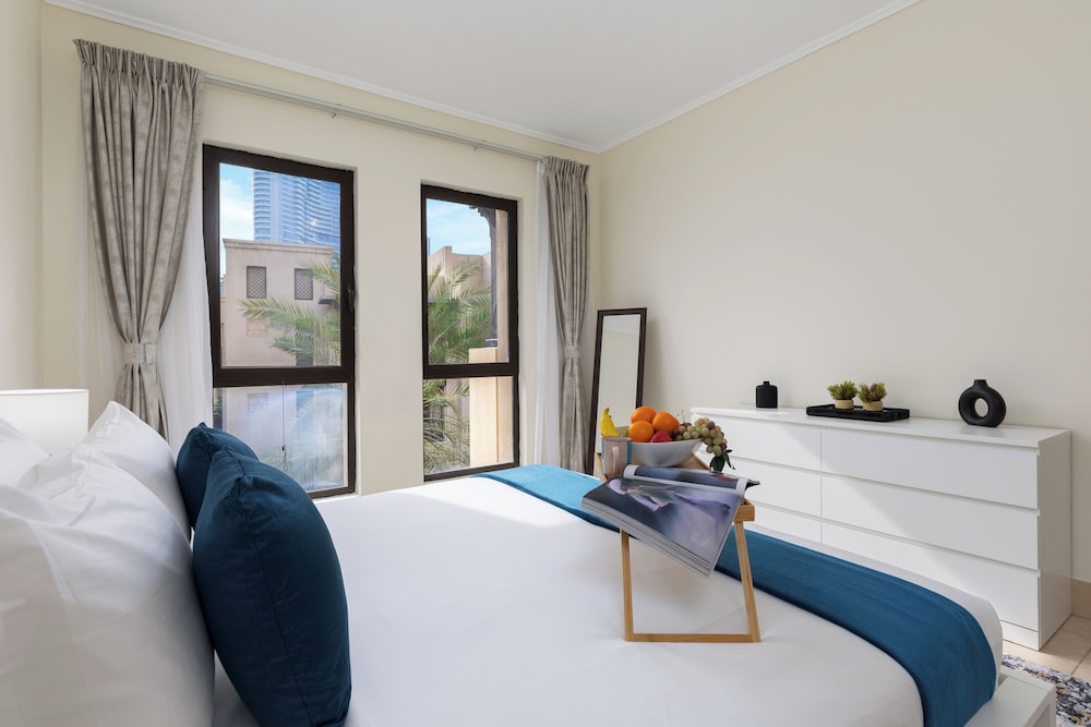 Maison Privee - Stylish & Spacious Apartment in Downtown Dubai