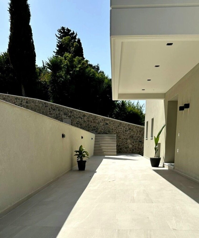 Villa Antonis