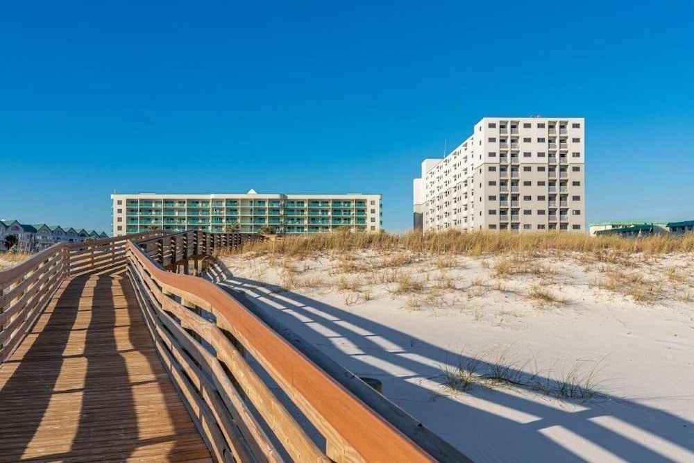 Royal Gulf Beach & Racquet Club 5210 2 Bedroom Condo