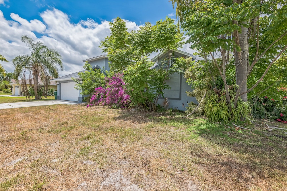 Relaxing Family Retreat In The Heart Of Sebastian 3 Bedroom Home