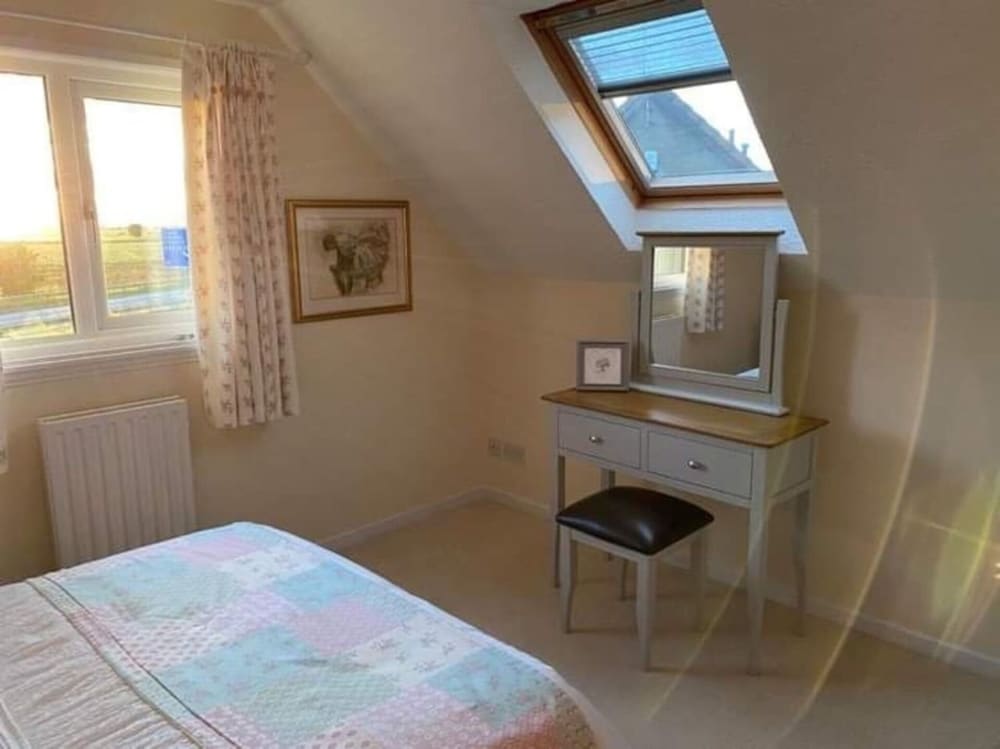 1 Bed House - Central, Free Parking, Wifi view 2