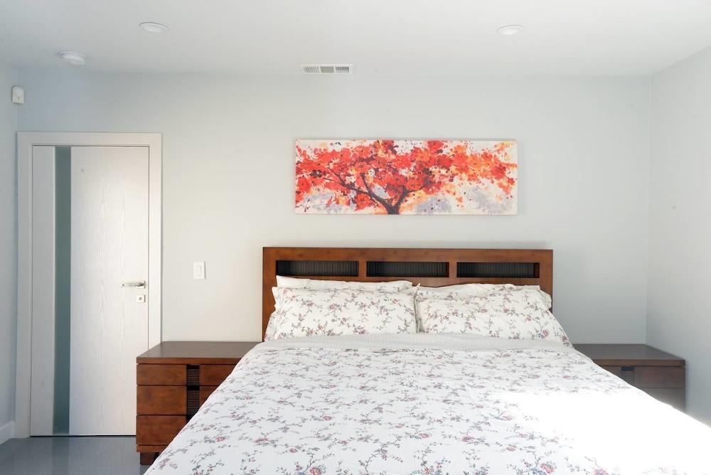 North Hollywood Vacations - Bright Spacious Family House Near Universal Studios - Property Image 23