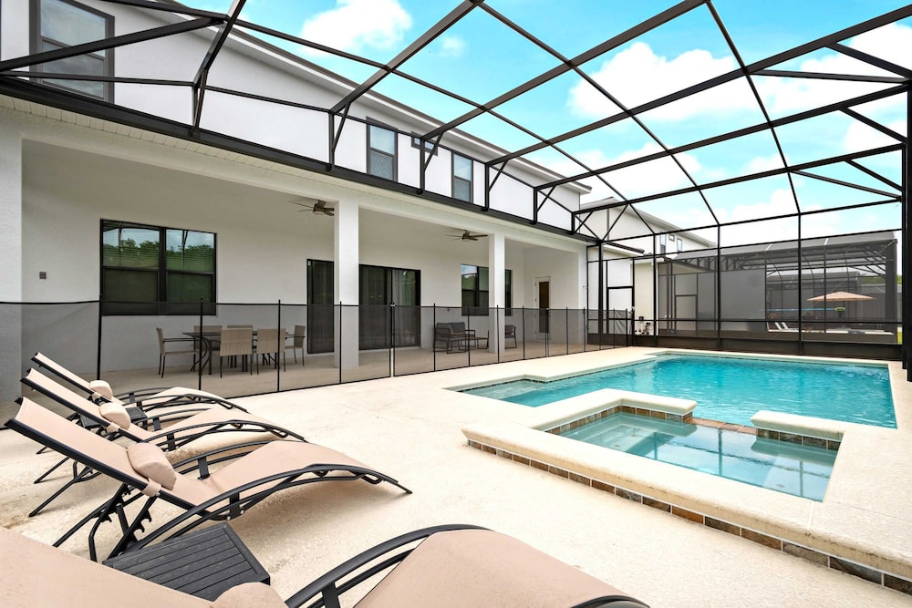 Themed Kids' Rooms, Pool & Game Loft Near Disney