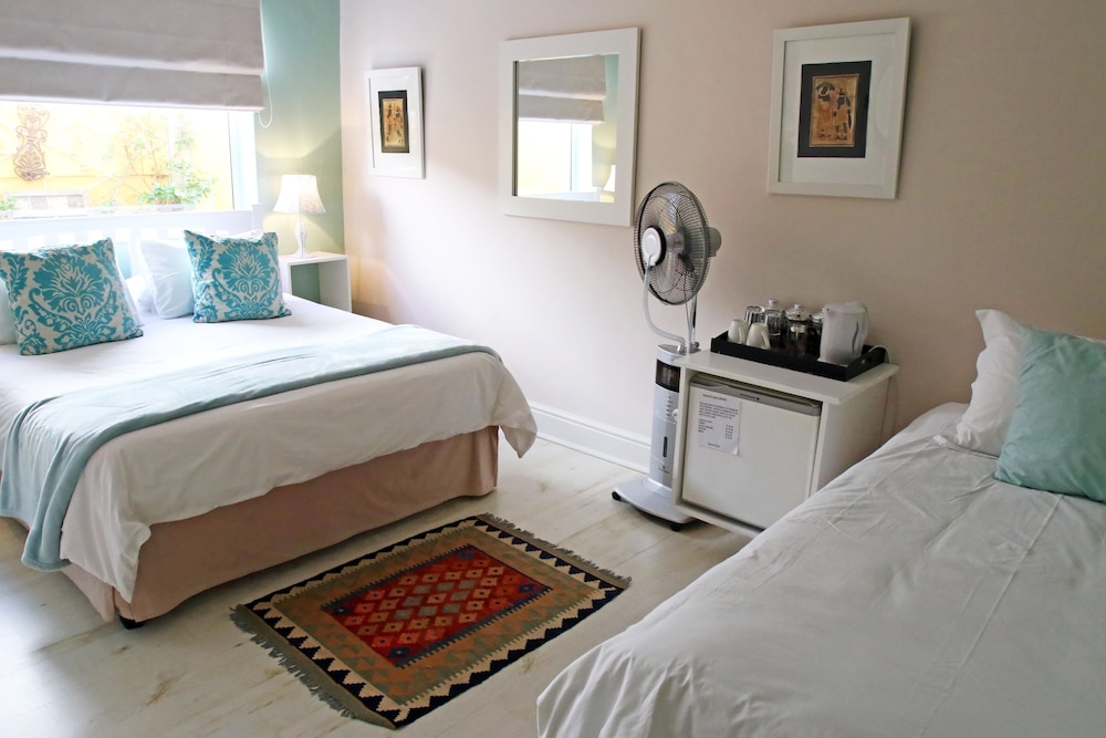 Dolphin Inn Guest House