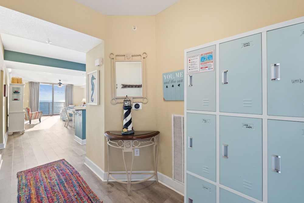 Tidewater by Book That Condo