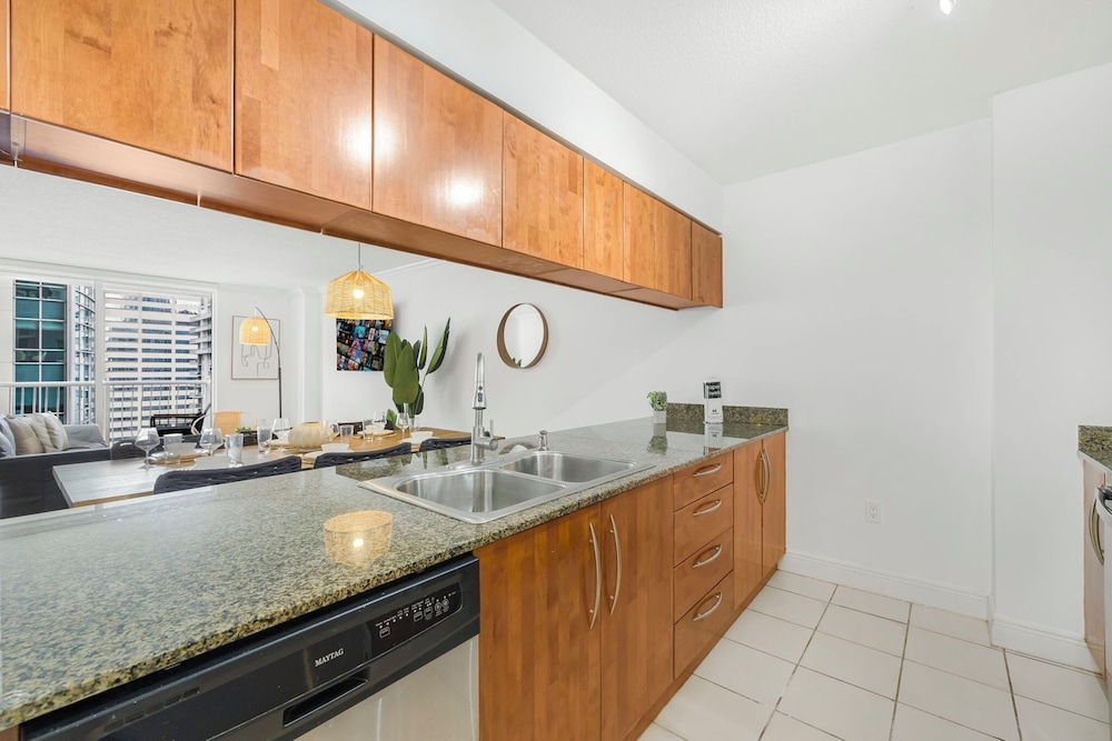 Relax & Feel The Good Vibes In Our Condo
