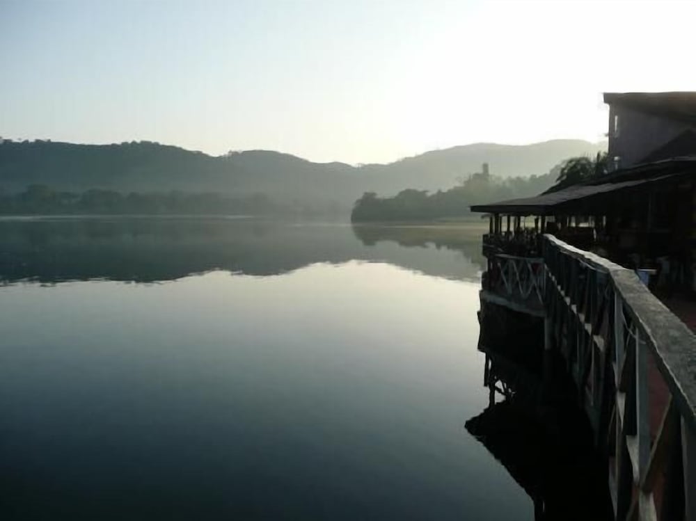 Afrikiko Riverfront Resort