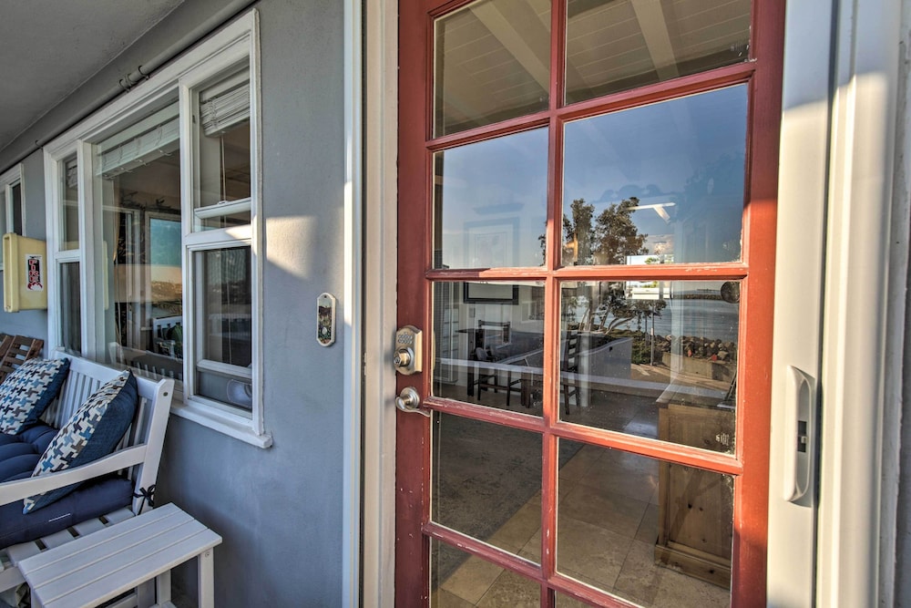 San Diego Hub w/ Bay Views - 1 Block to Beach!