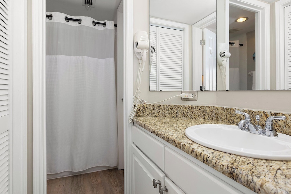 Surfside Shores by Southern Vacation Rentals