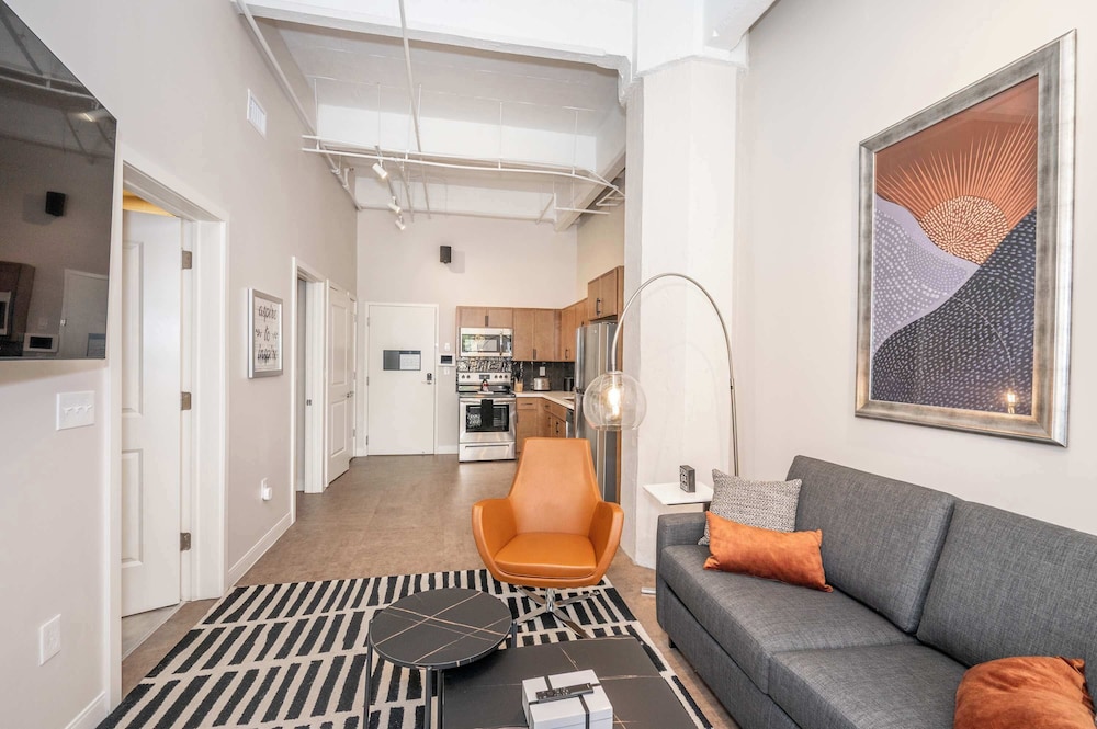 The 333 Suites 202 Stay for 6