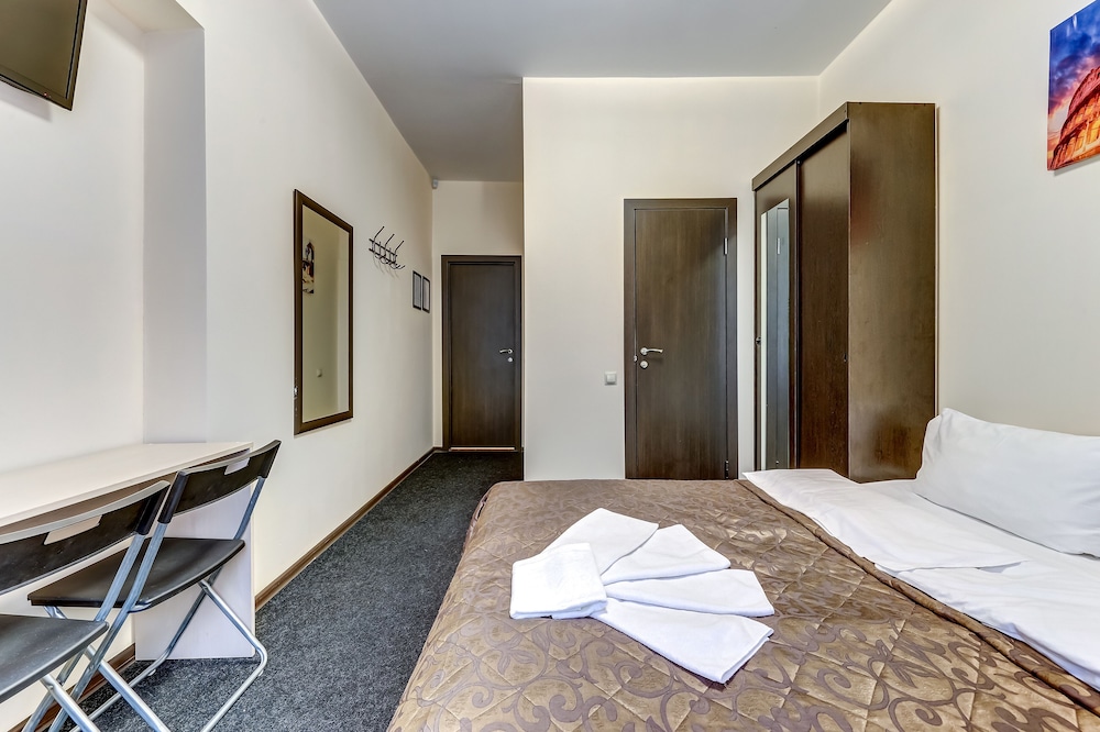SuperHostel on Nevsky 130