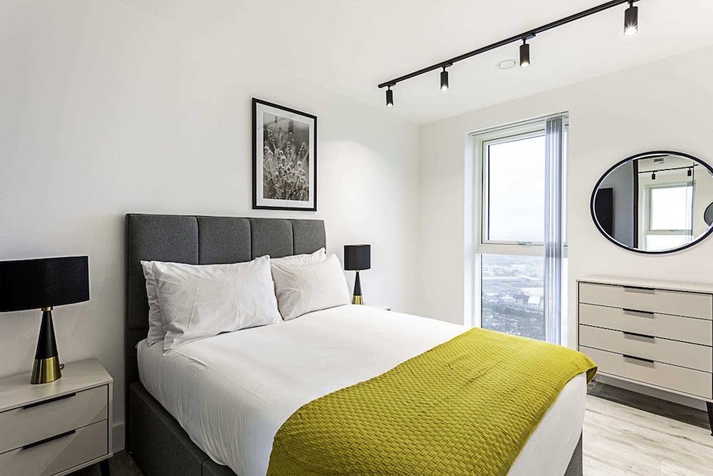 Icon Tower Flat VII